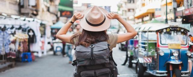 梦见和妻子孩子一起去旅游