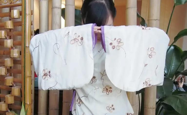 我国汉朝时期女子如何行礼的