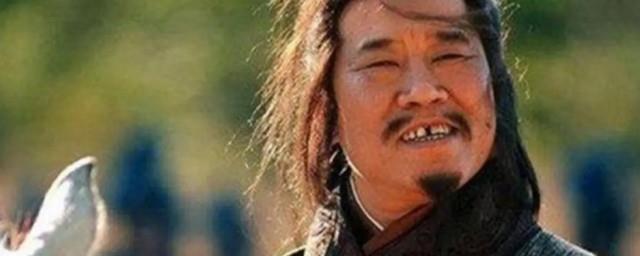 三国演义中庞统是哪一集死的